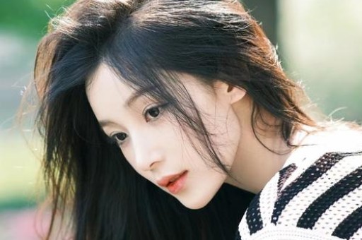 比没钱更糟糕！封杀5年赵薇近况曝光经济状况被扒她再难翻身