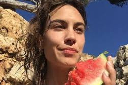 娱乐圈最新爆料大瓜疑似某顶流女明星为利益出卖自己的婚姻 娱乐圈最新爆料大瓜疑似某顶流女明星为利益出卖自己的婚姻